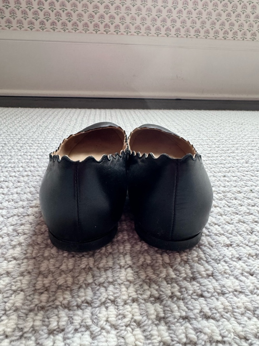 Chloe Black Scallop-Edge Leather Ballet Flats - Picture 6 of 7